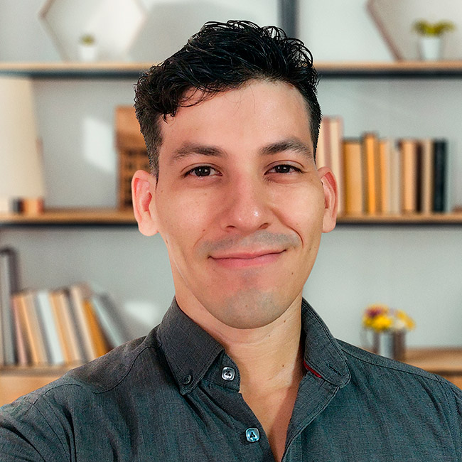 Miguel Ángel Barrera, diseñador UX-UI, creativo de Realismo Mágico